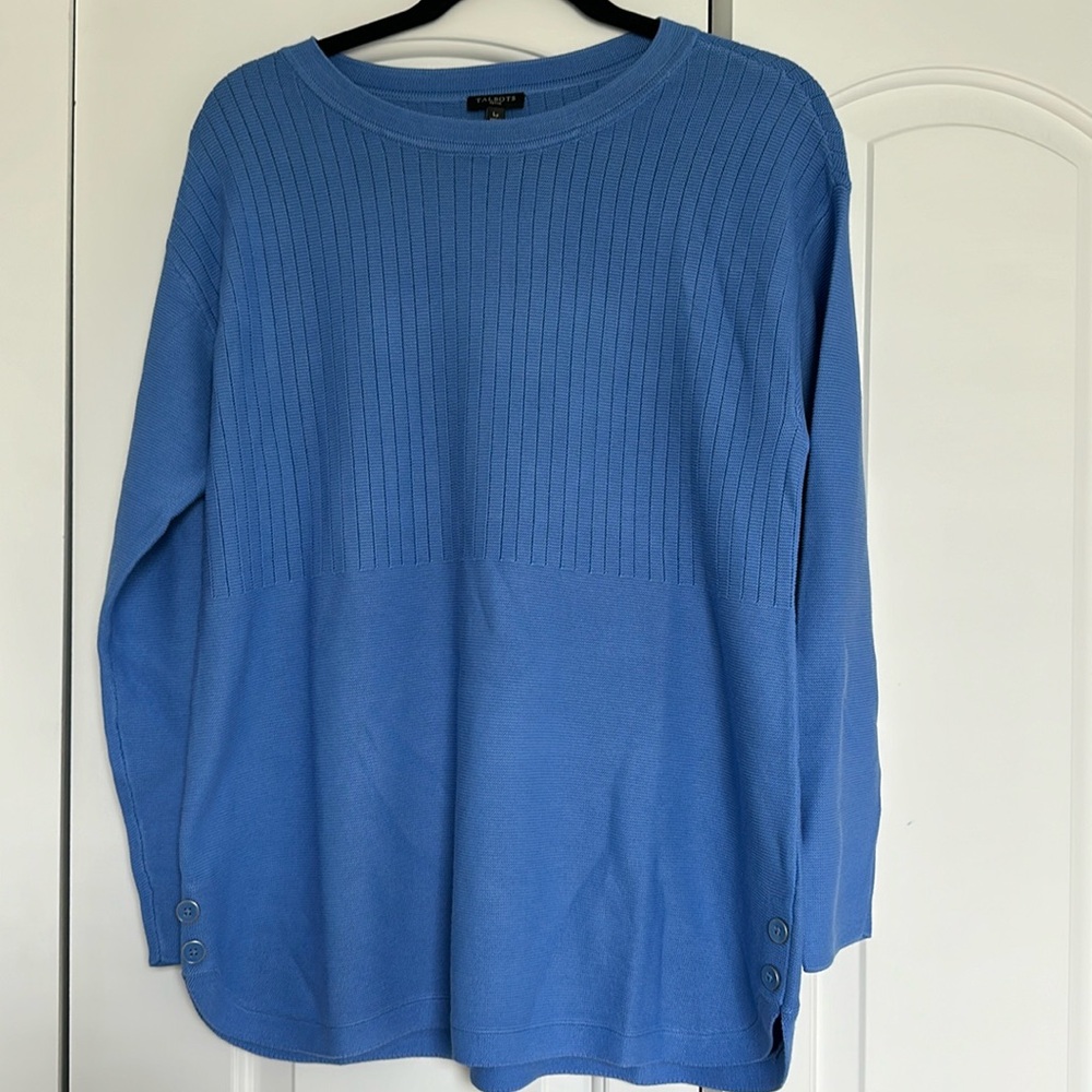 NWT , spring blue top, long sleeves buttons on cuff, petite large